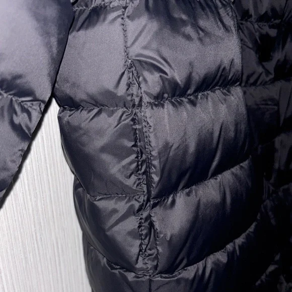 Women's 3/4 Sleeve Black Puffer Jacket - Picture 4 of 6